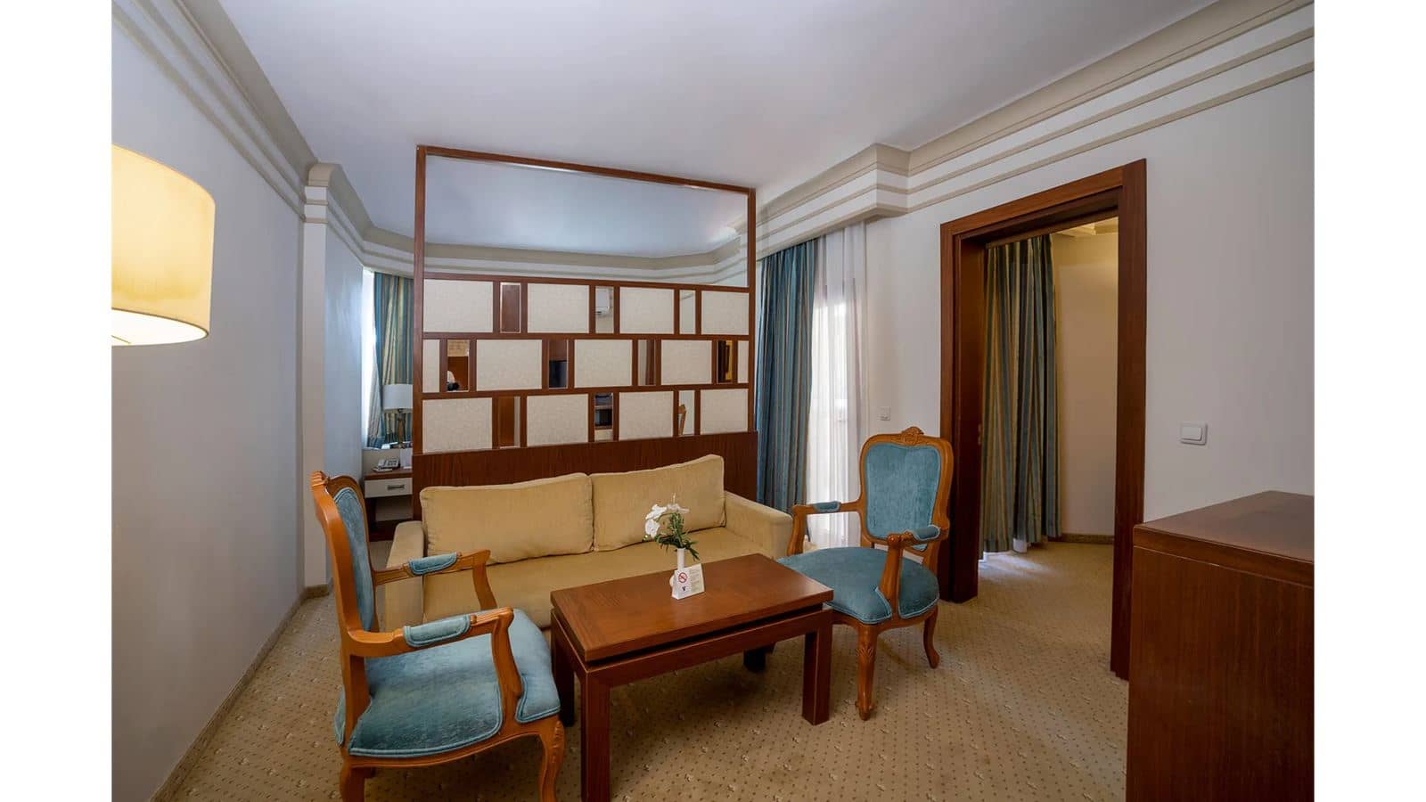 rooms-family-room