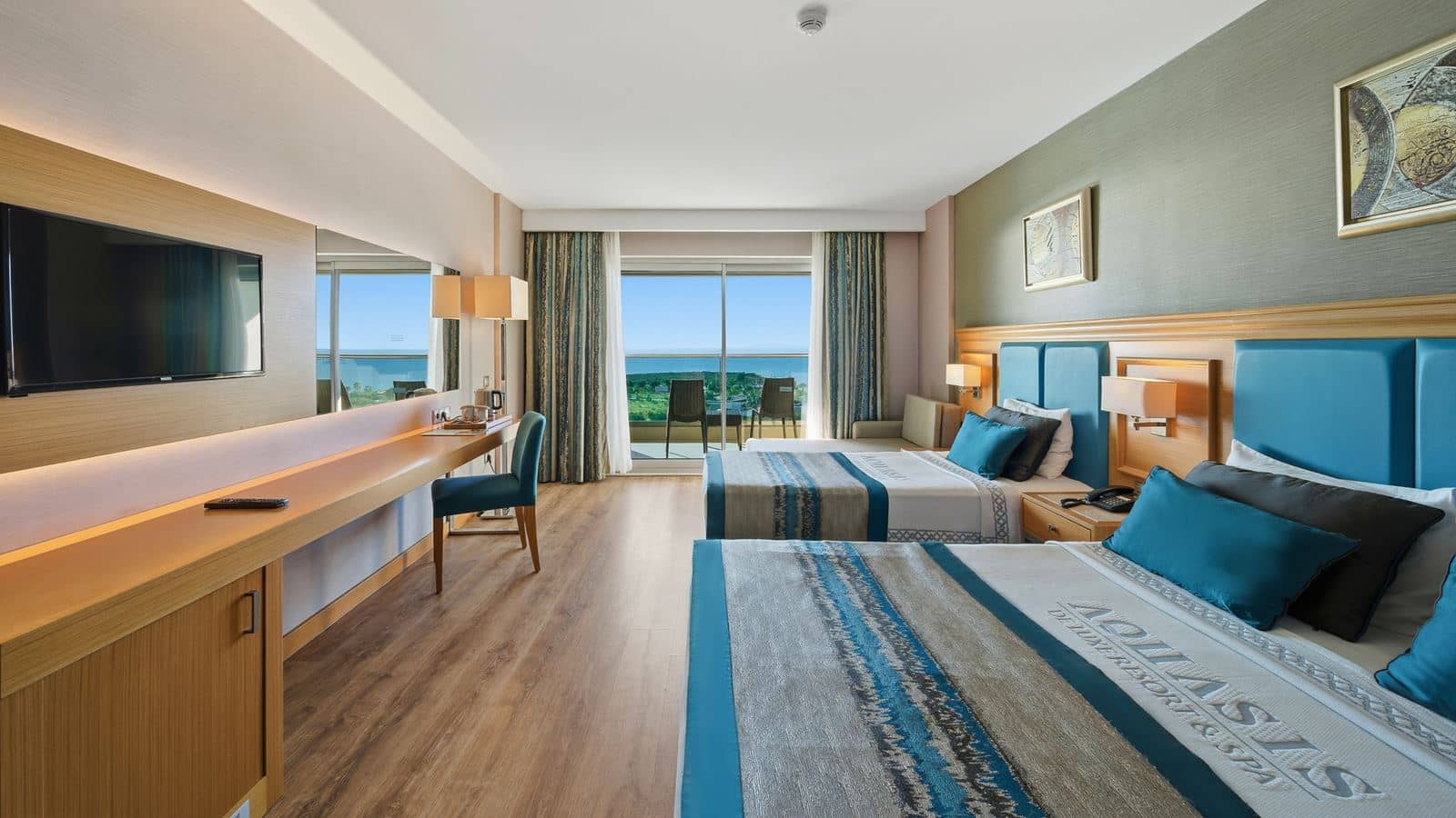 rooms-deluxe-room-sea-view