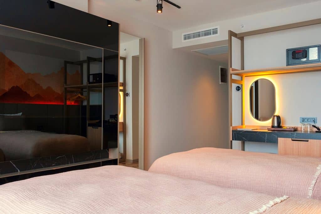 rooms-standard-room-land-view