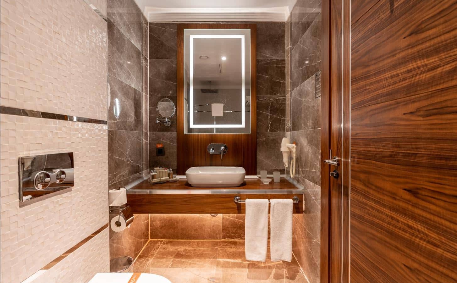 rooms-standard-deluxe-room