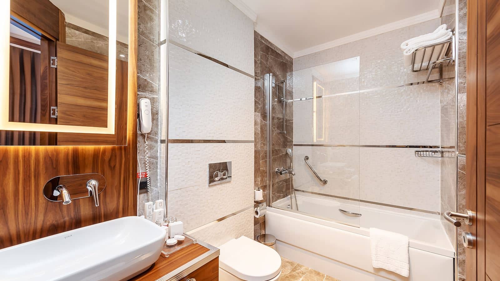rooms-grand-deluxe-room