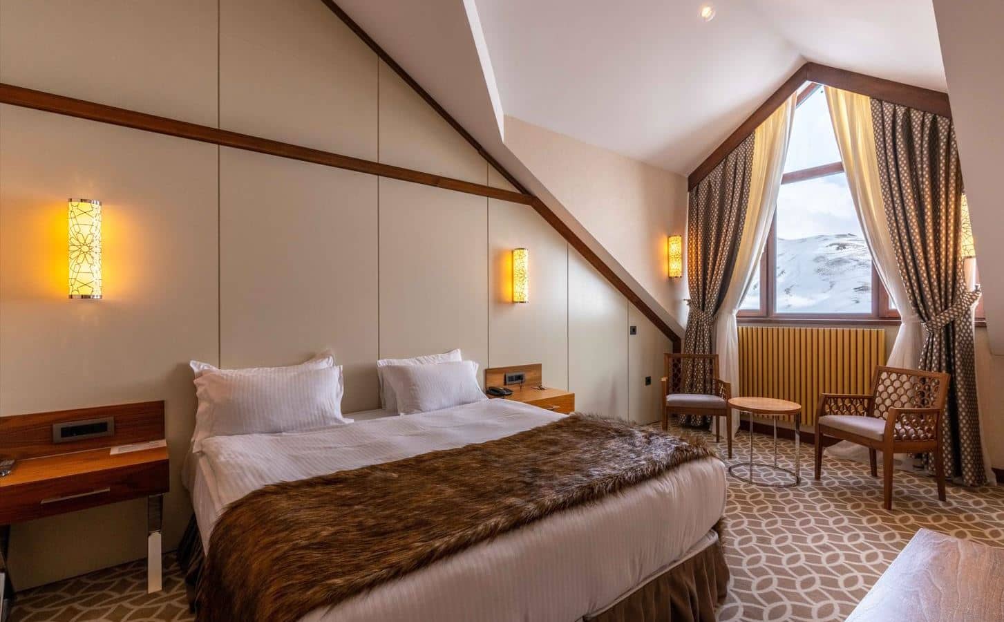 rooms-grand-deluxe-room