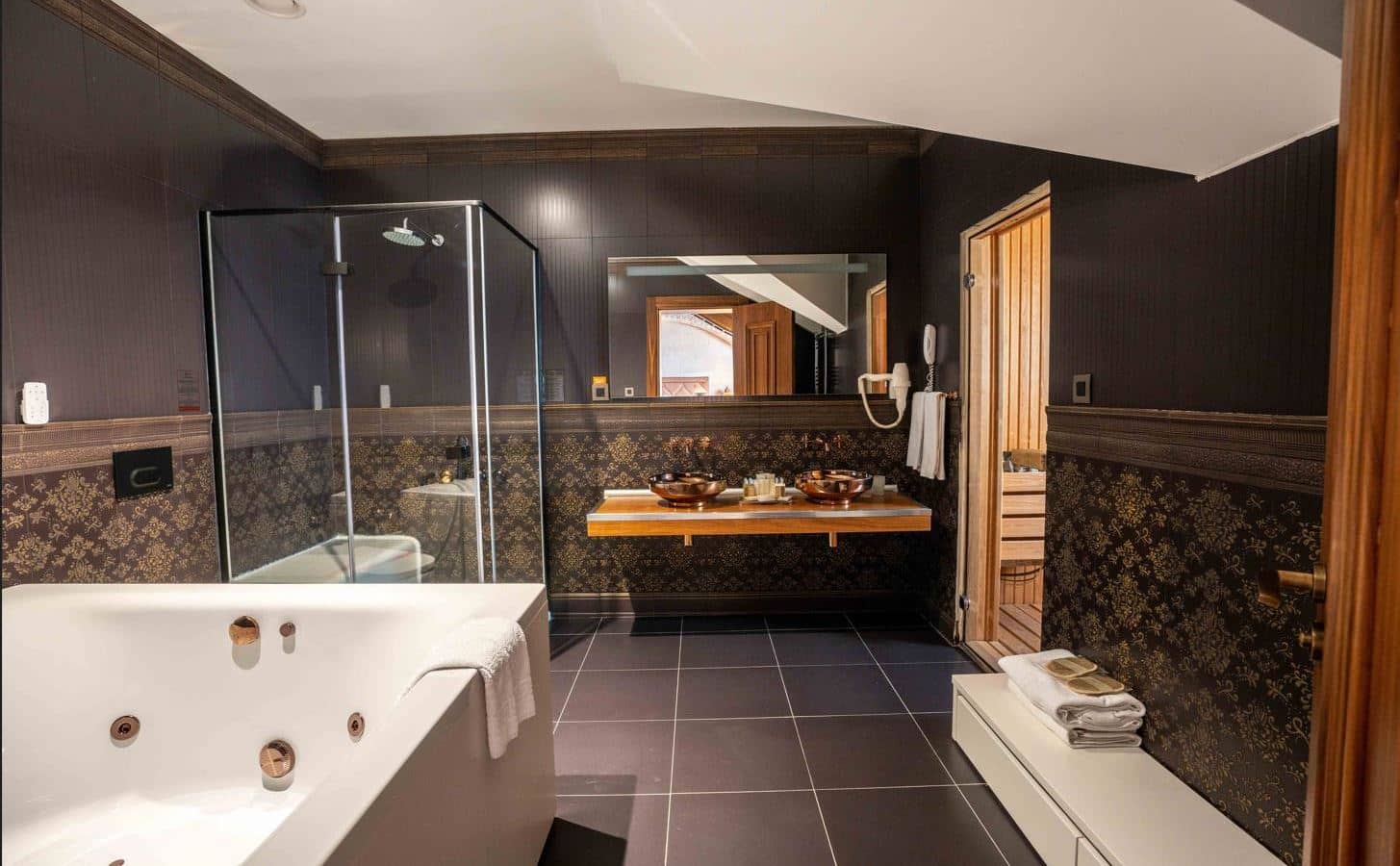 rooms-king-suite