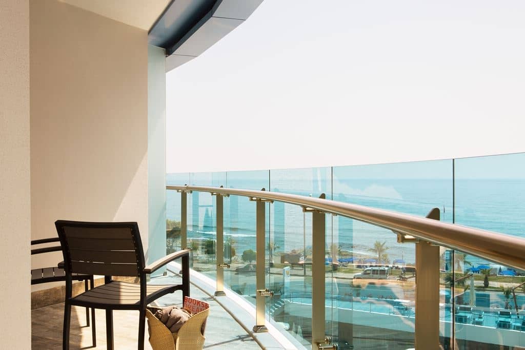 rooms-standard-room-side-sea-view