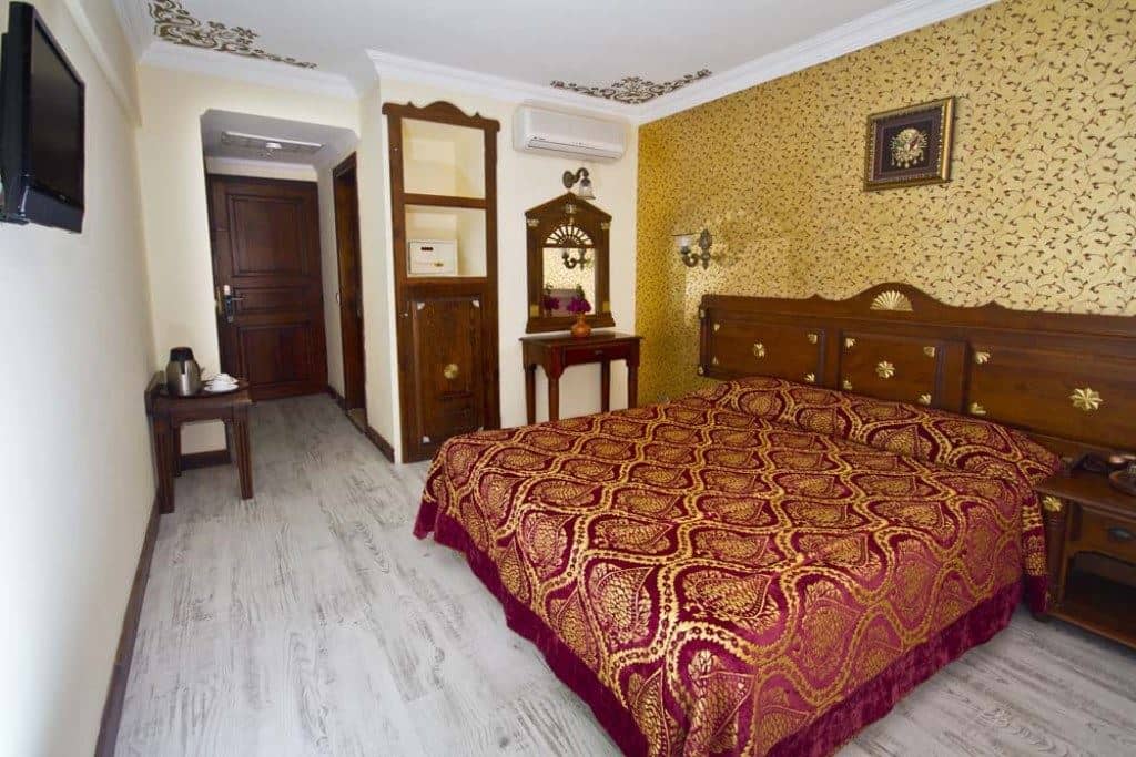 rooms-economy-room