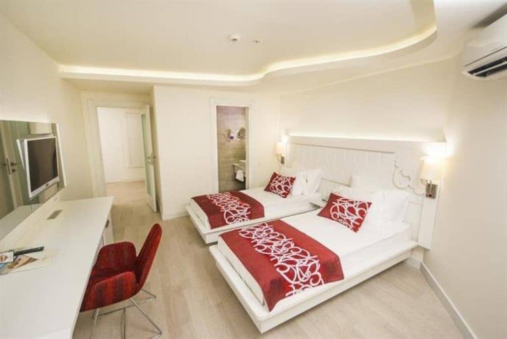 rooms-family-room