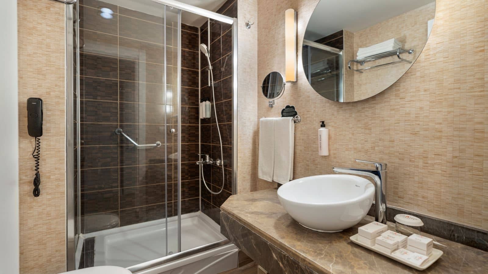 rooms-family-room