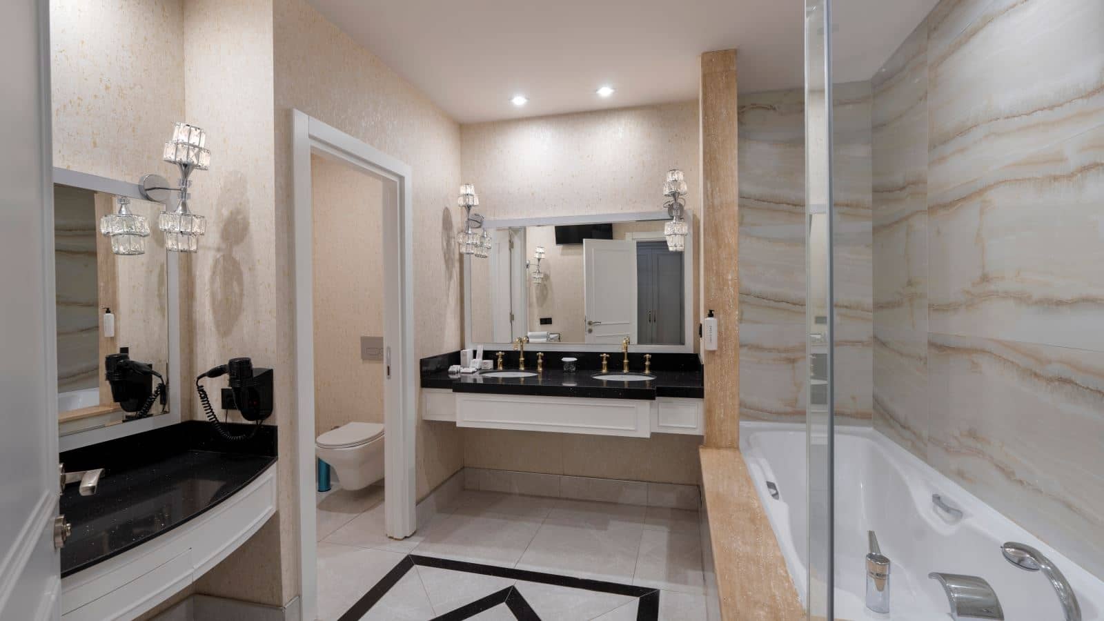 rooms-diamond-room
