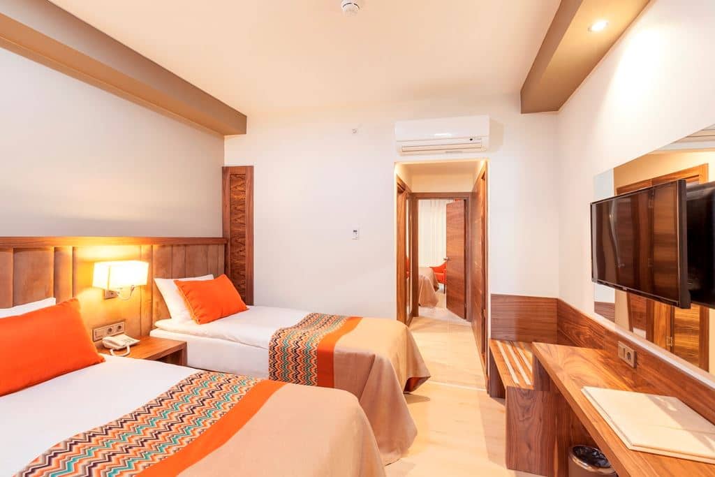 rooms-family-room