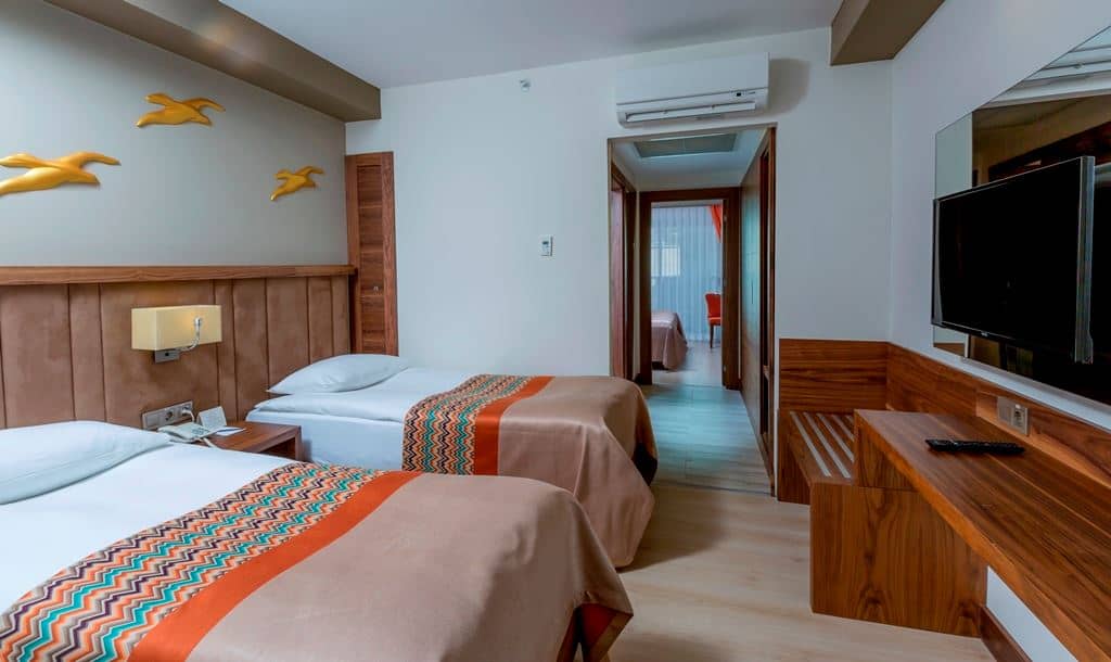 rooms-family-room