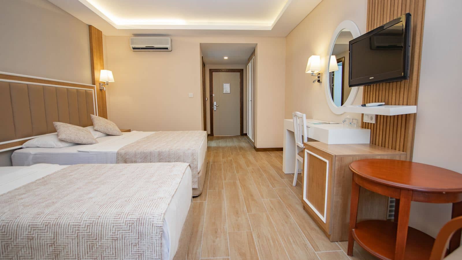 rooms-superior-room-with-balcony