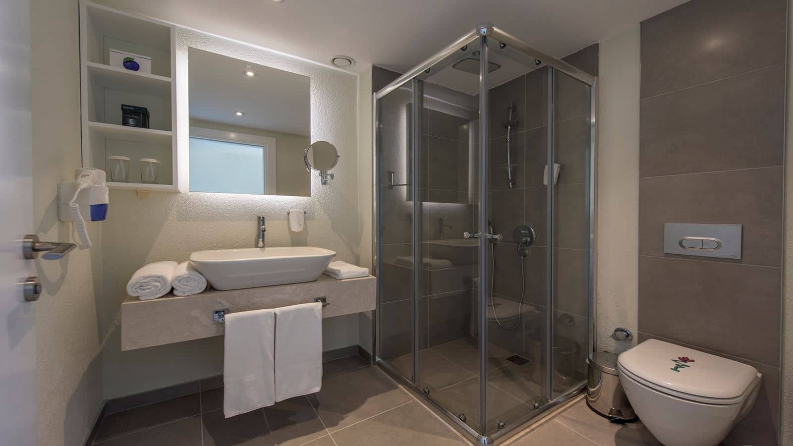 rooms-standard-room-land-view