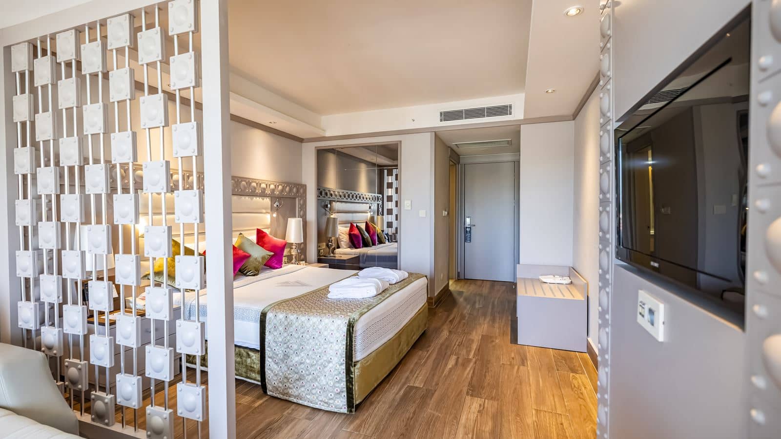 rooms-superior-room