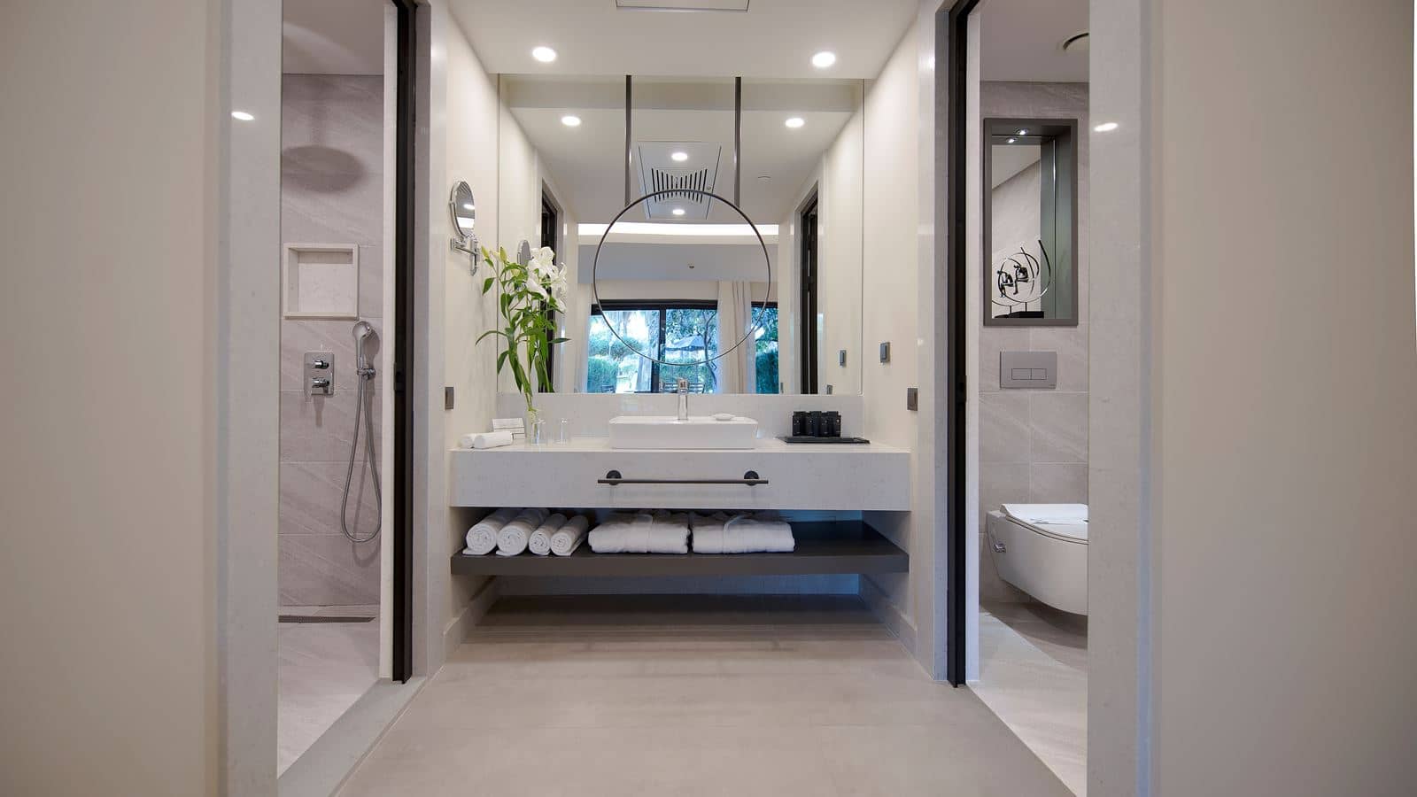 rooms-deluxe-private-garden-room