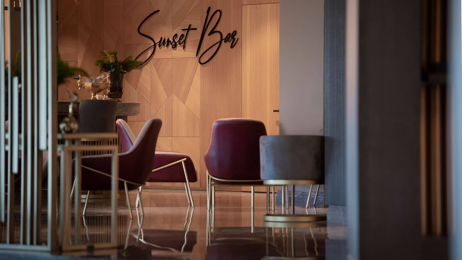 bars-sunset-bar-lobby