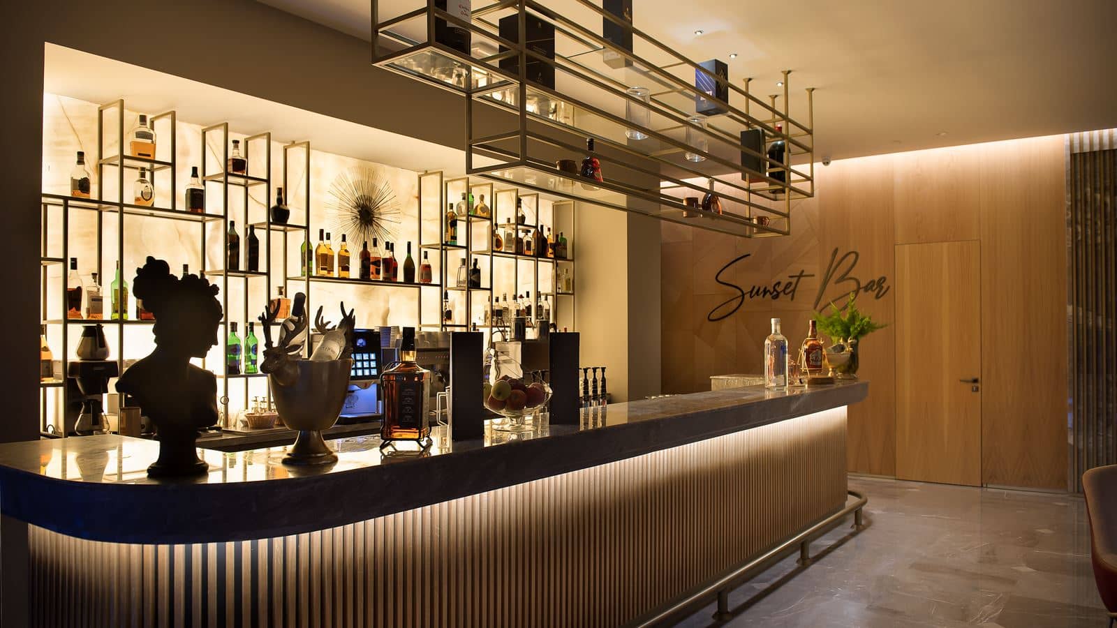 bars-sunset-bar-lobby