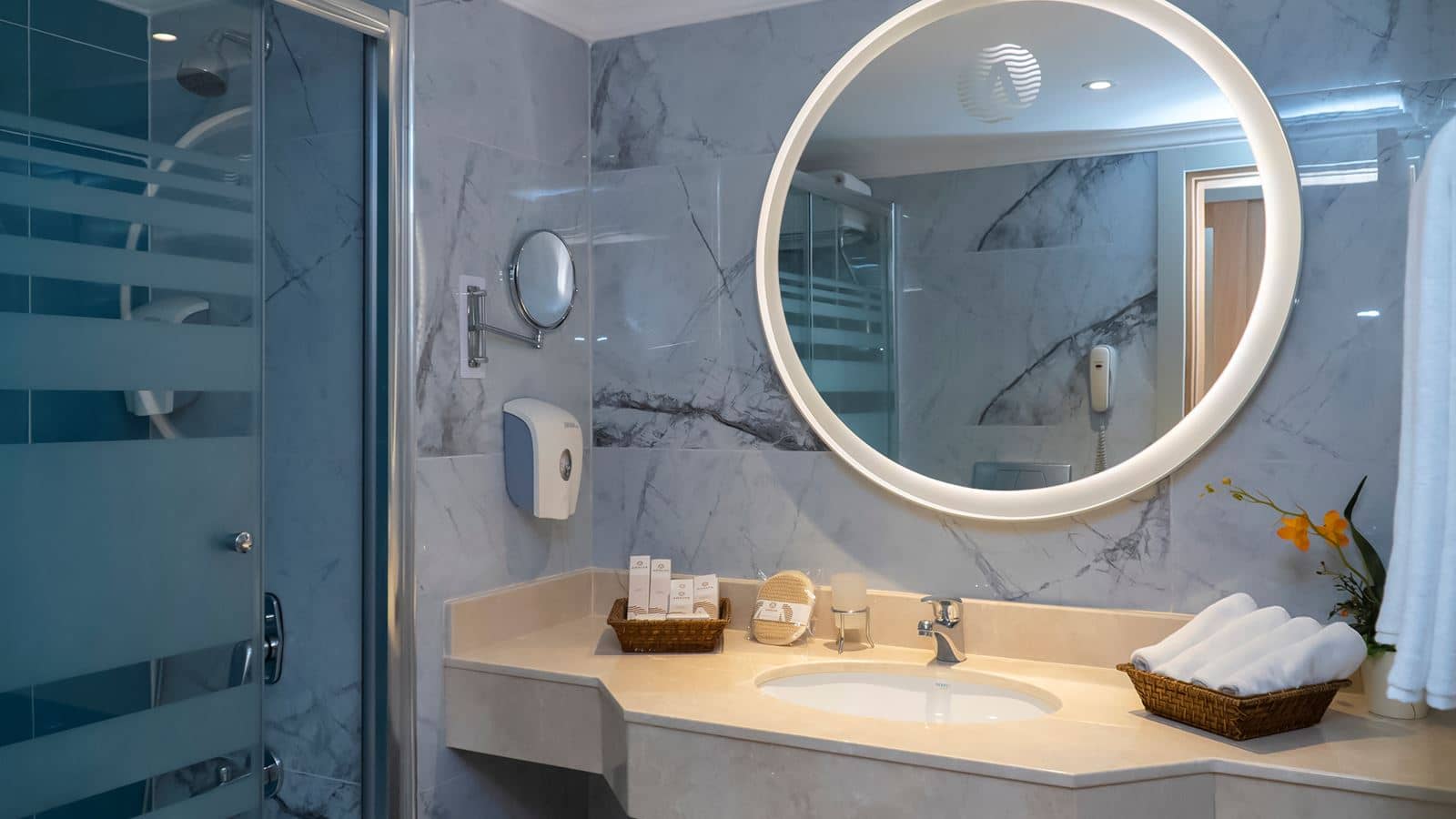 rooms-standard-room-land-view