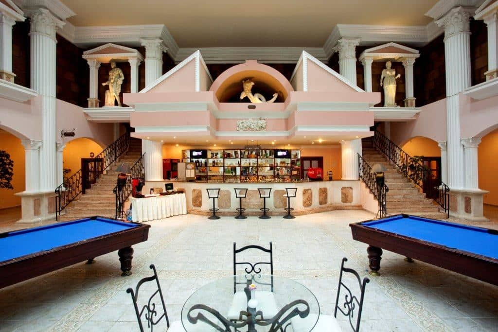 bars-lobby