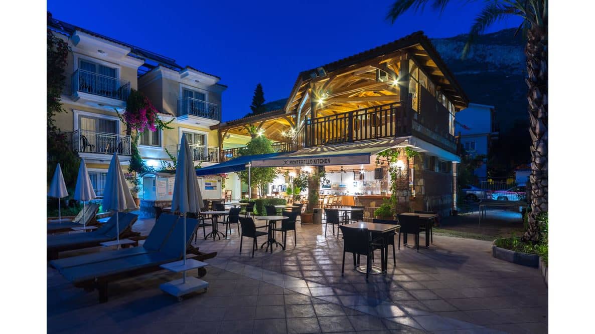 restaurants-pool-alacarte-restaurant