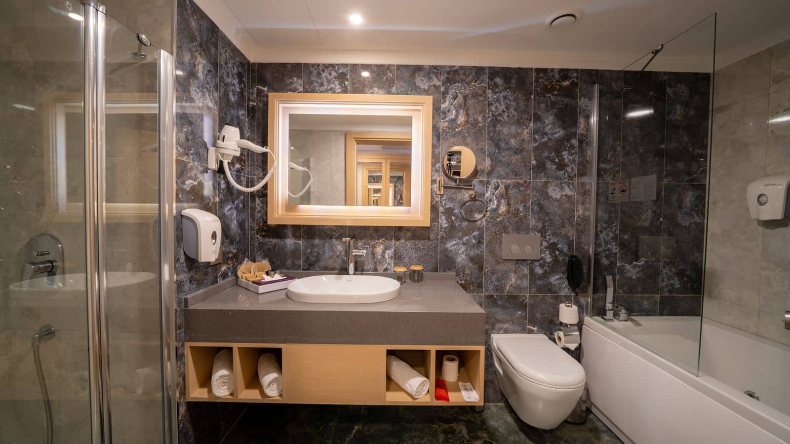 rooms-junior-suite