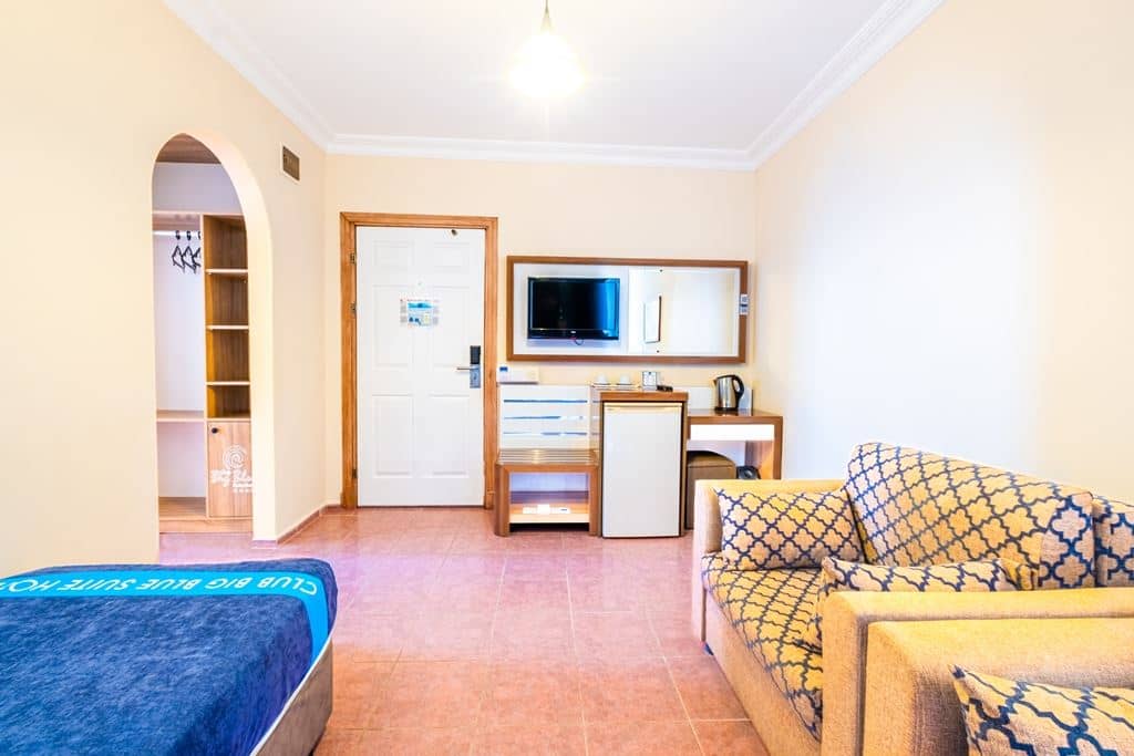 rooms-family-room