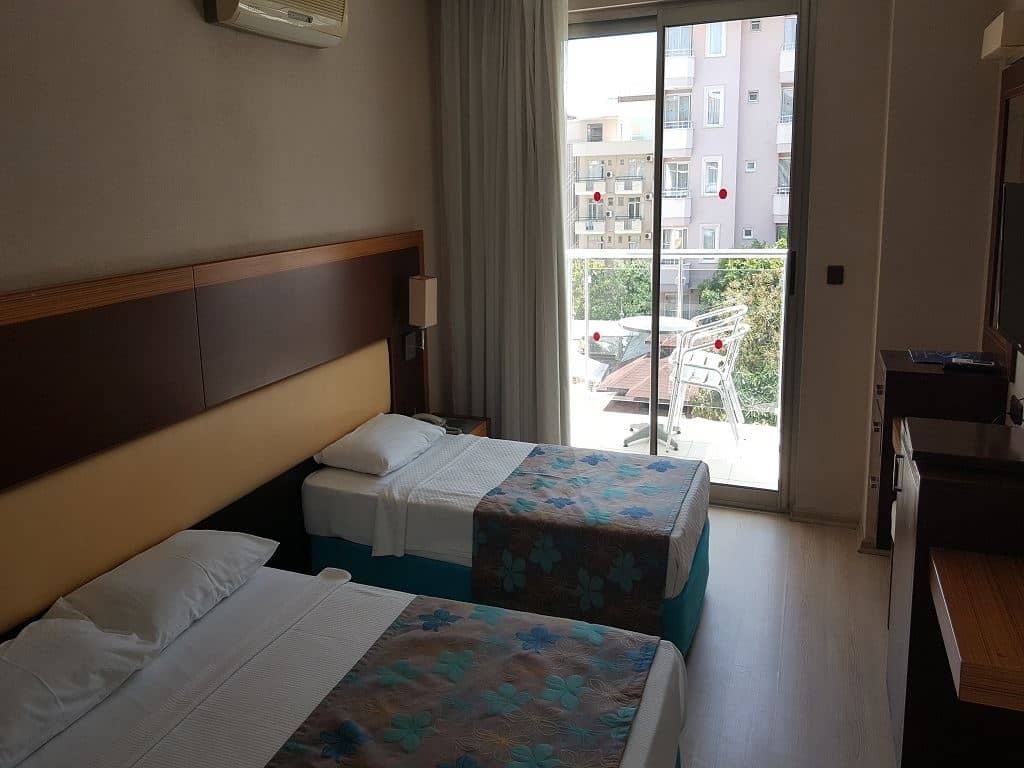 rooms-standart-room-land-view