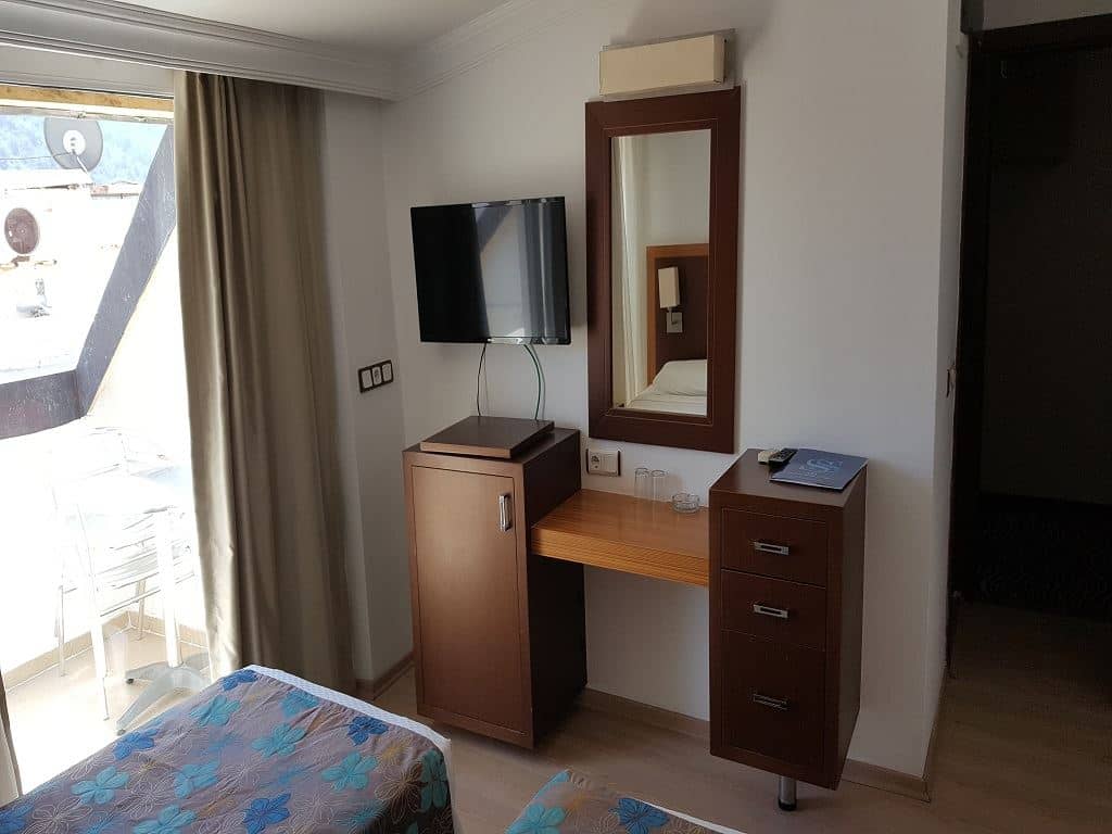 rooms-economy-room
