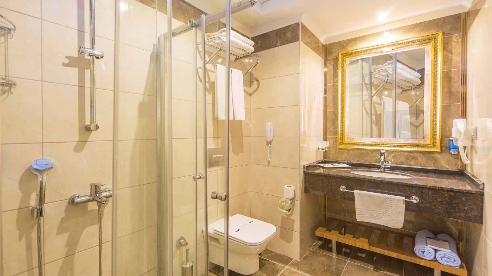 rooms-family-room