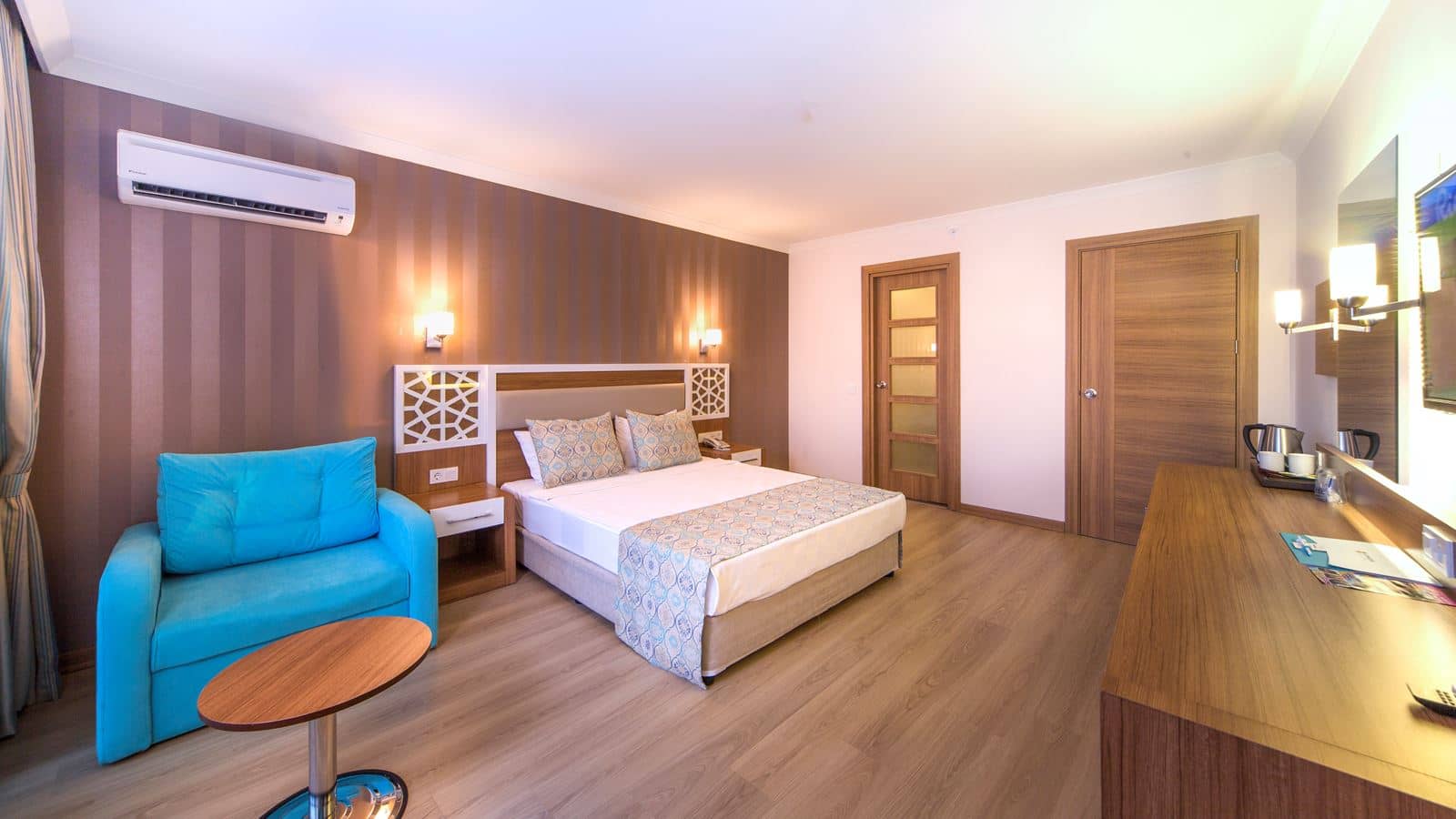 rooms-family-room