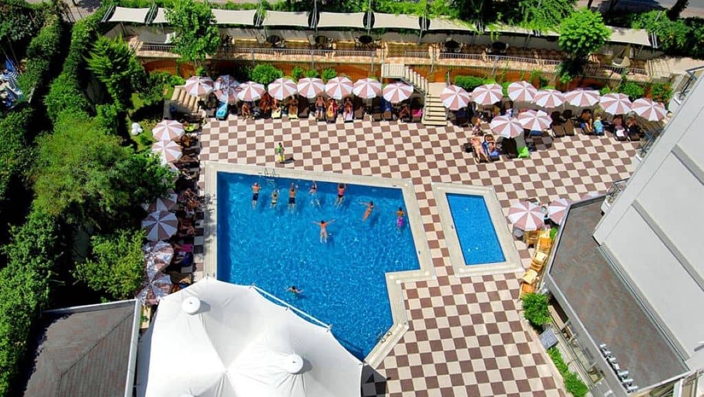 pools-outdoor-pool