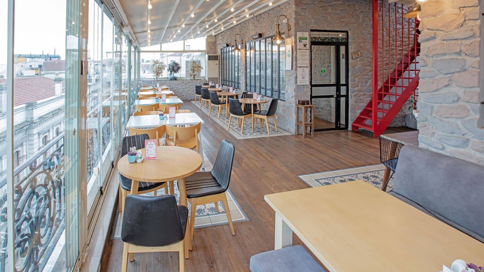 restaurants-breakfast-terrace