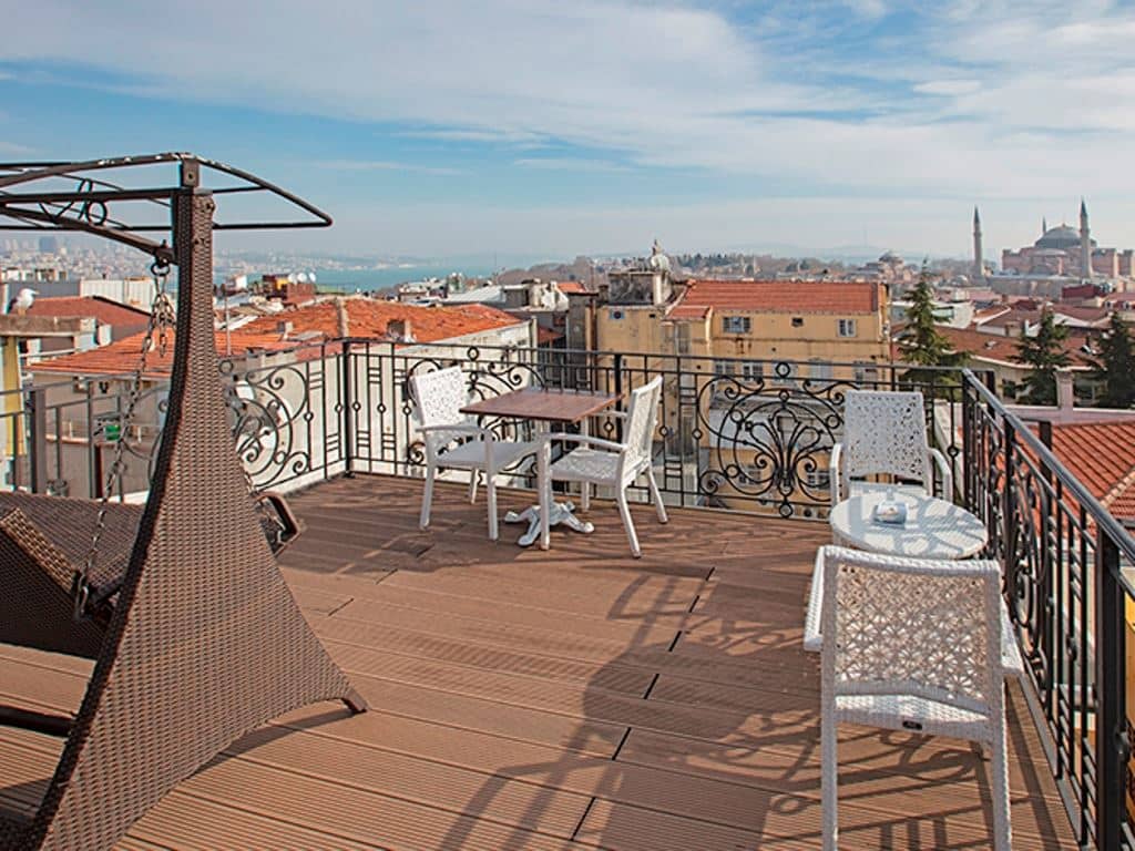 restaurants-breakfast-terrace