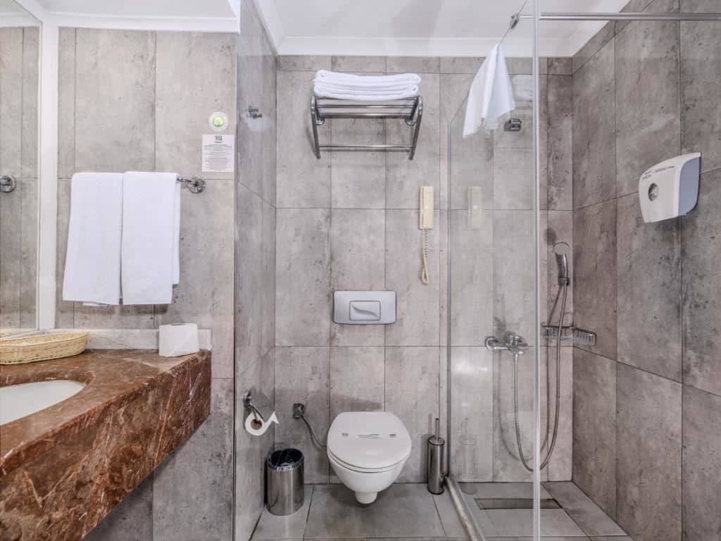 rooms-standard-land-view