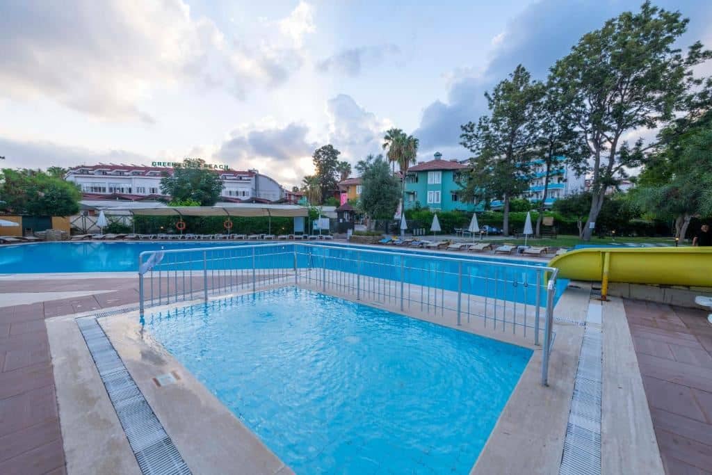 pools-outdoor-childrens-pool