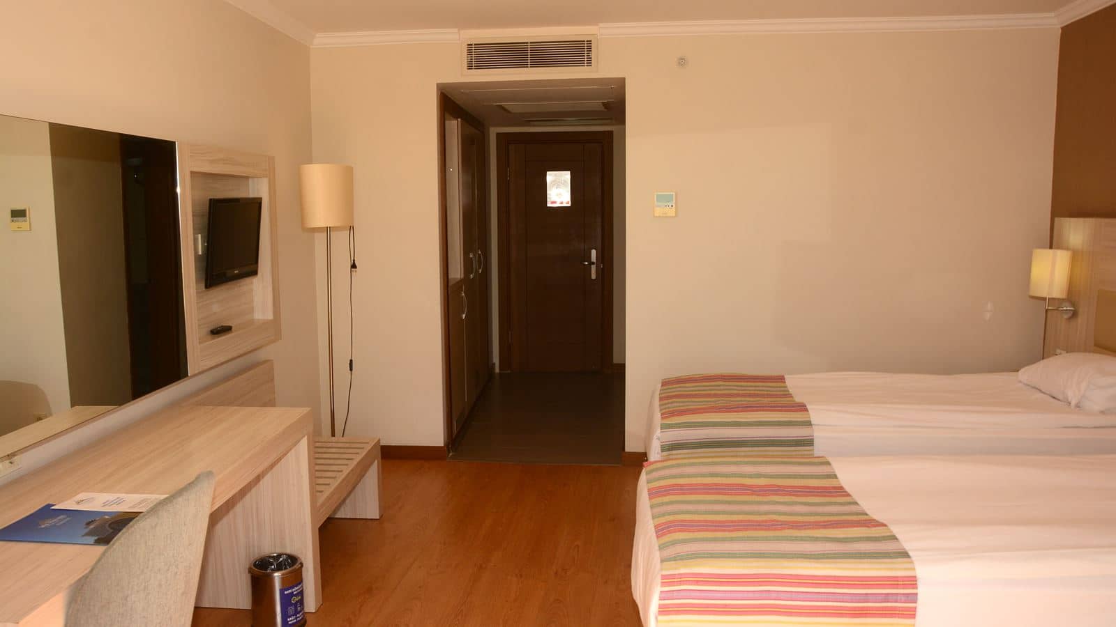 rooms-standard-land-view