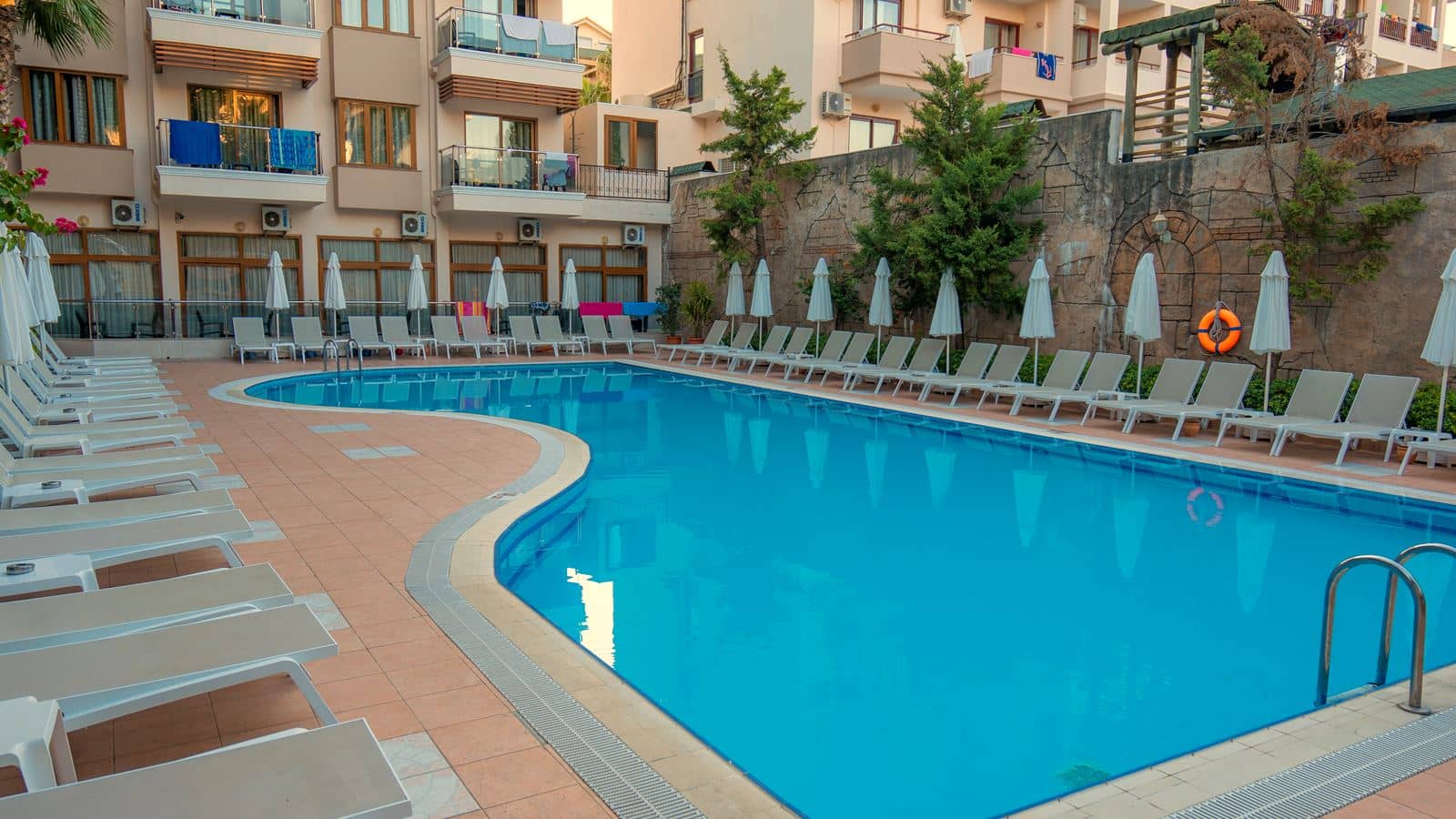pools-outdoor-pool