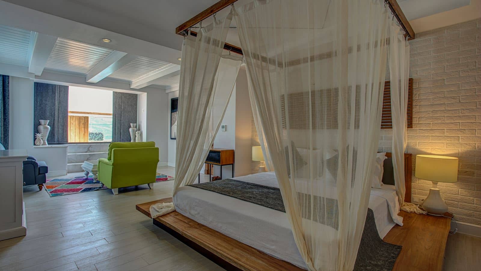 rooms-honeymoon-suite