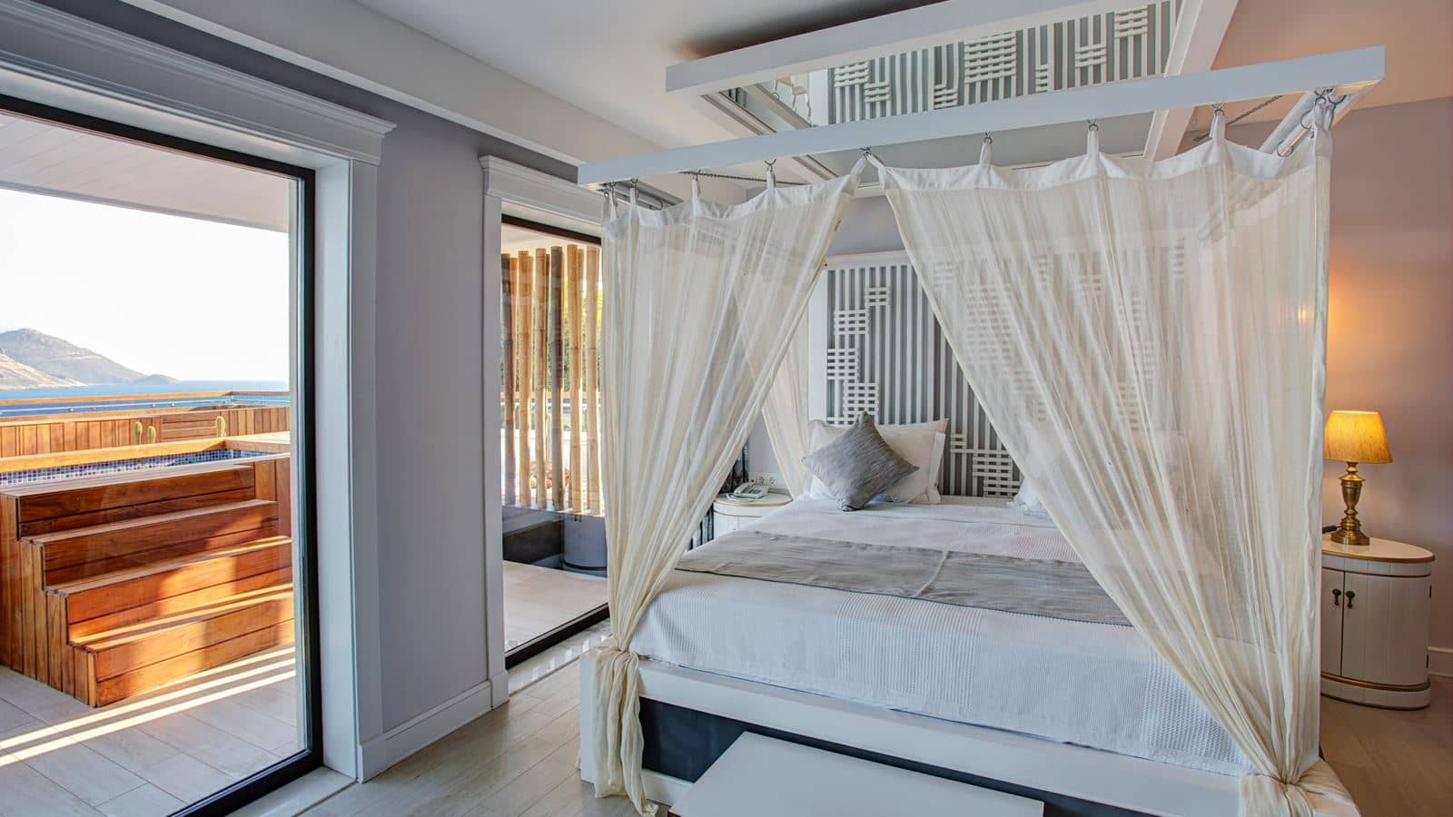 rooms-honeymoon-suite