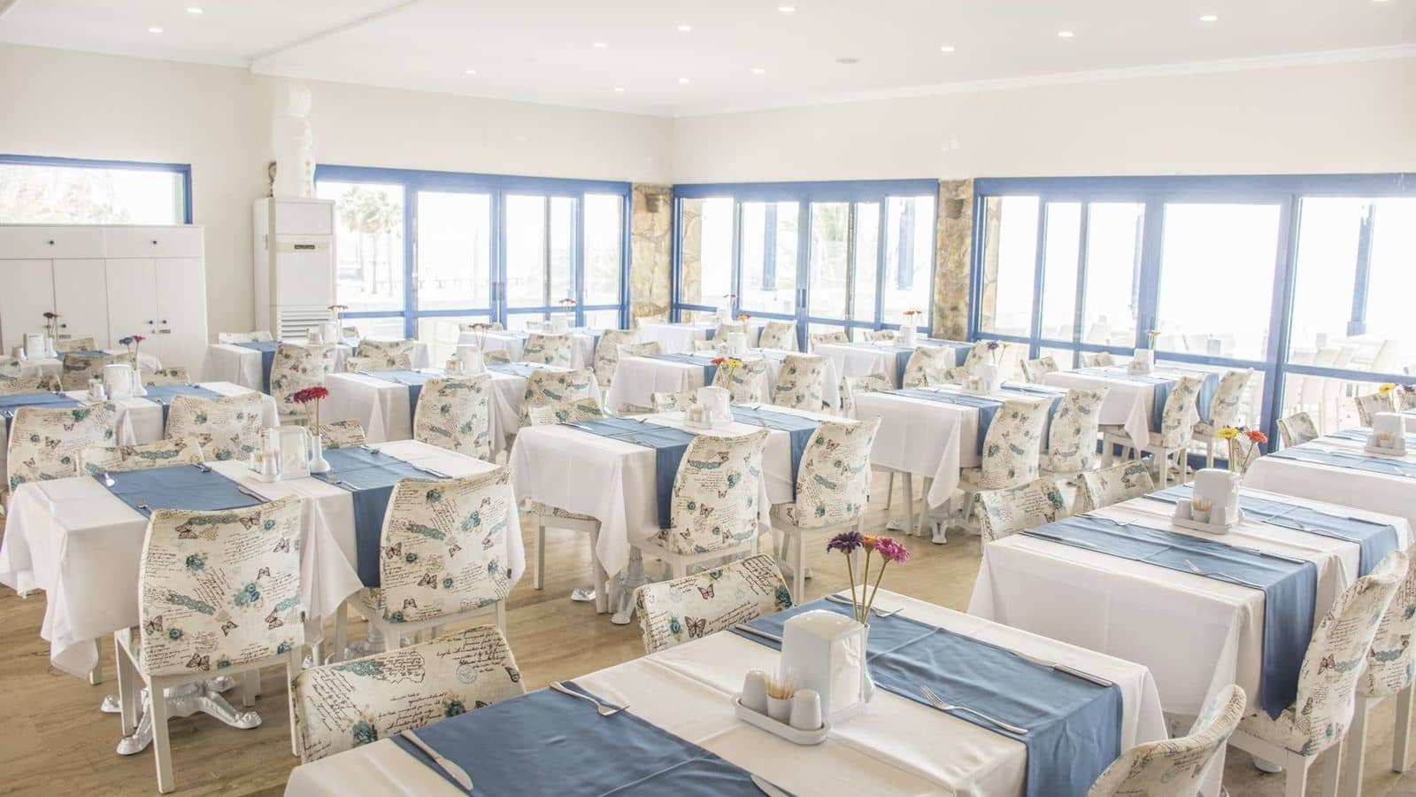 restaurants-restaurant