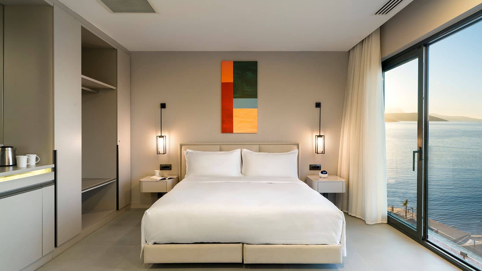 rooms-deluxe-room-sea-view