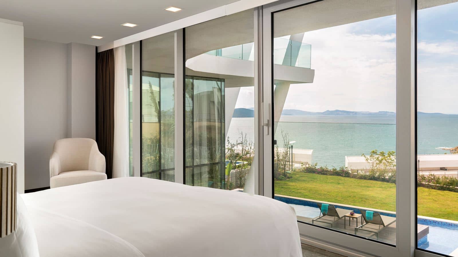 rooms-pool-villa