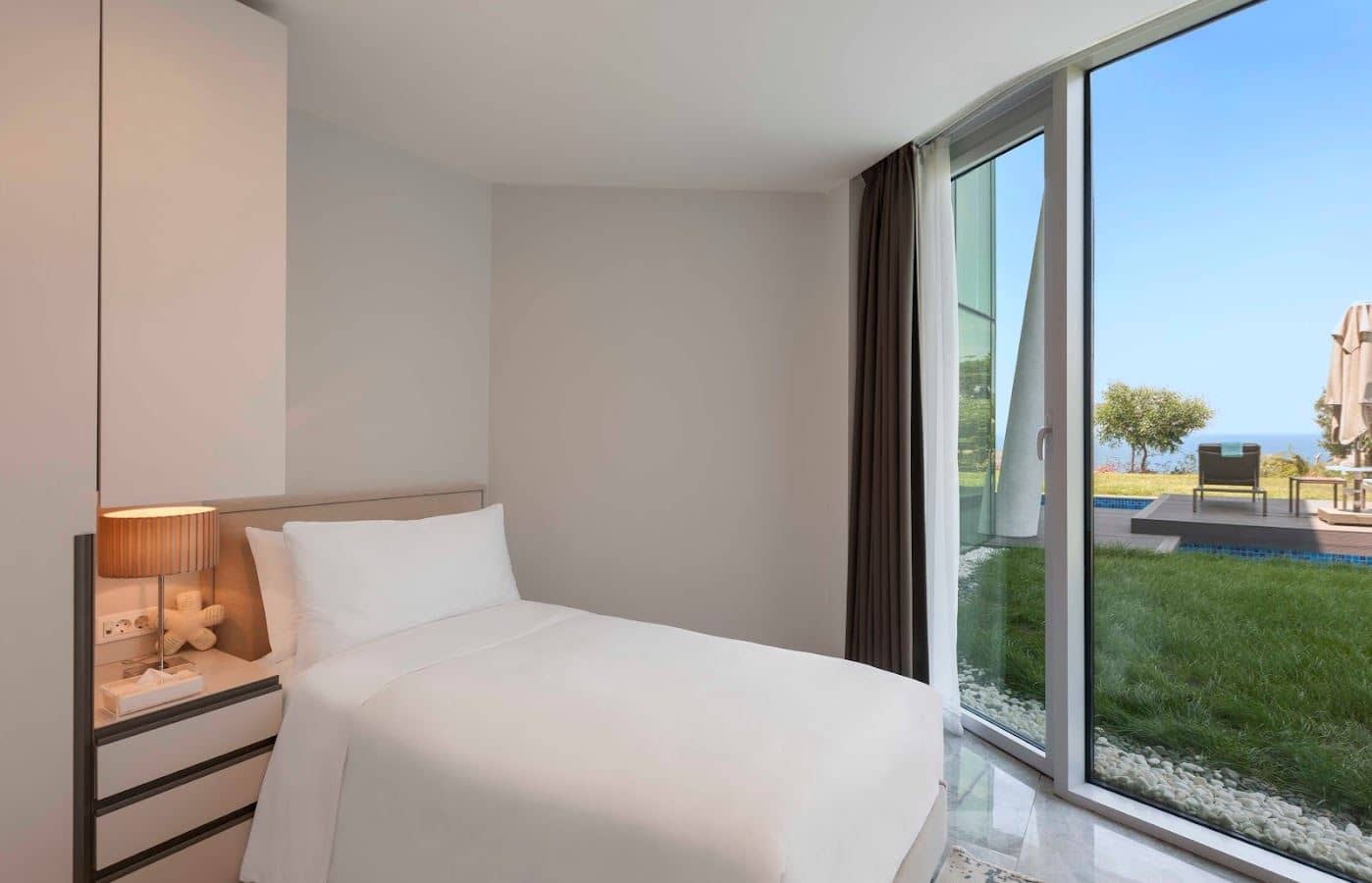 rooms-pool-villa