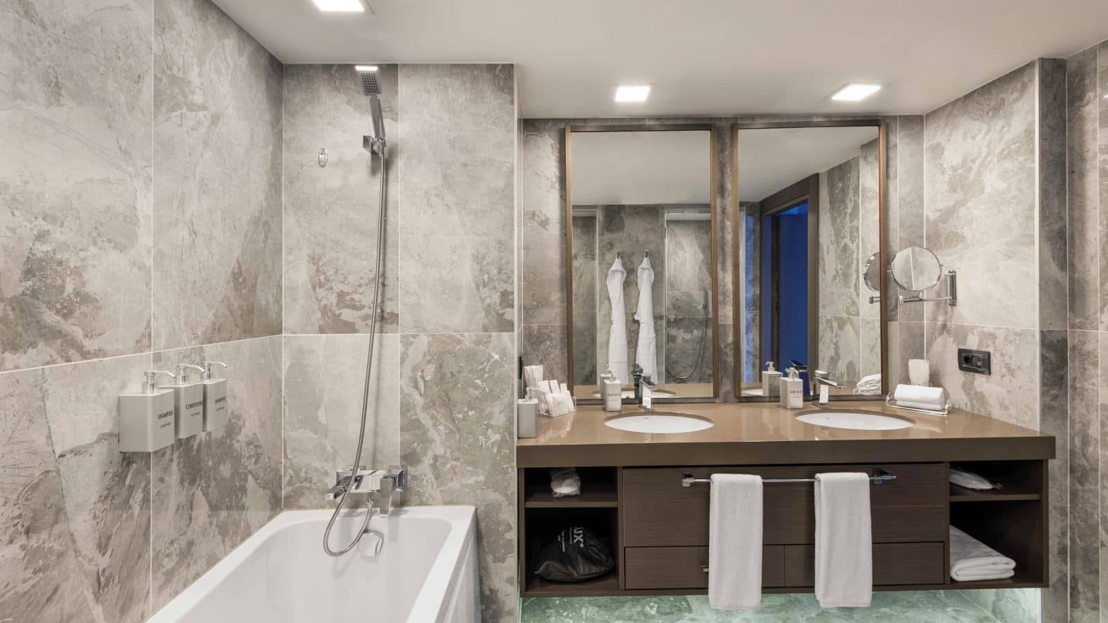 rooms-king-suite