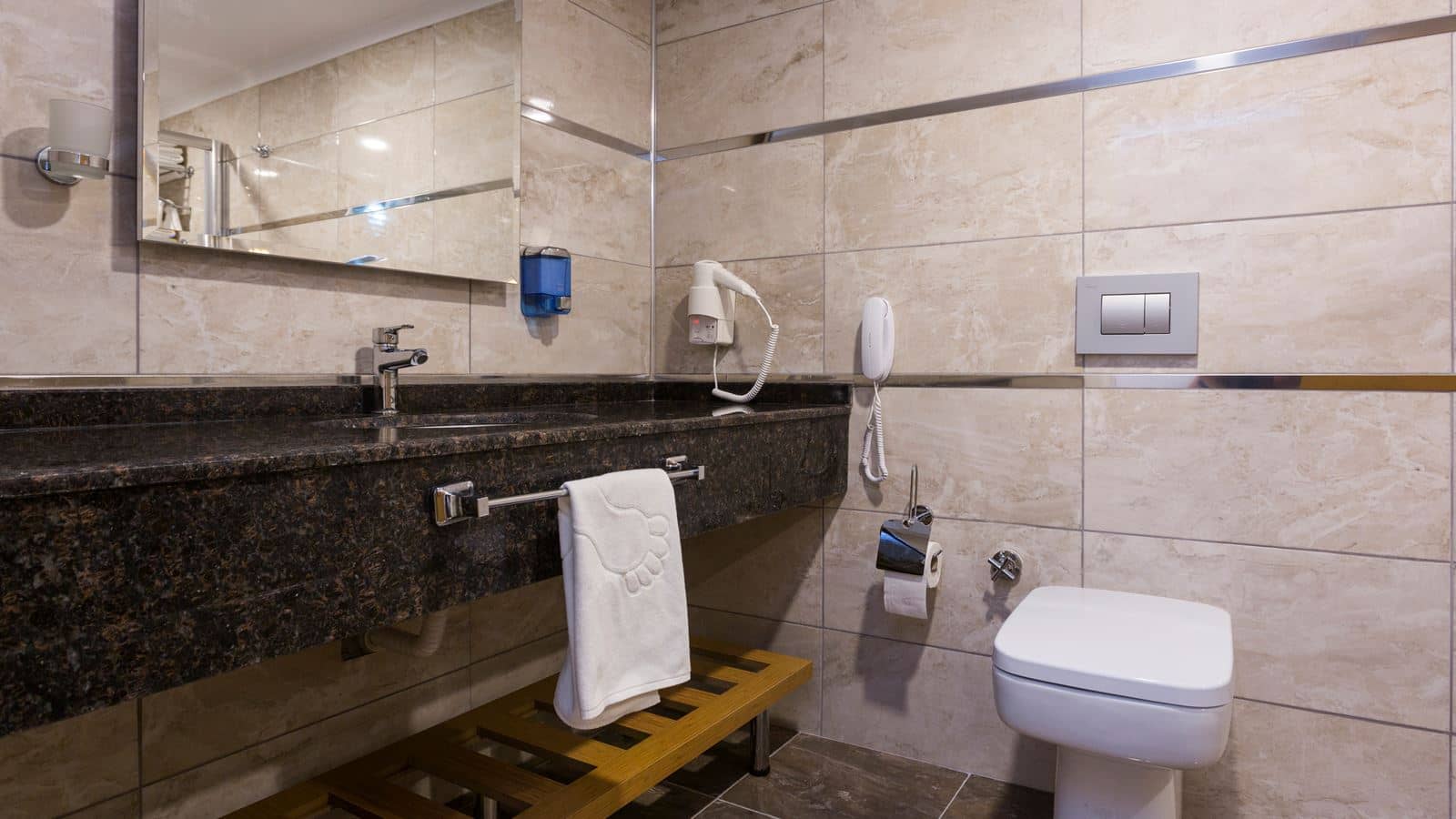 rooms-standard-room