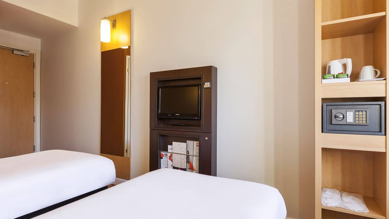 rooms-standard-room