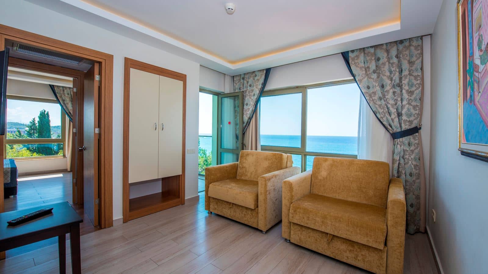 rooms-family-room