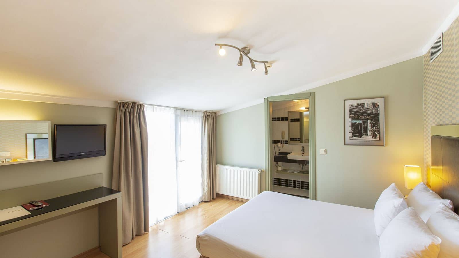 rooms-standard-room