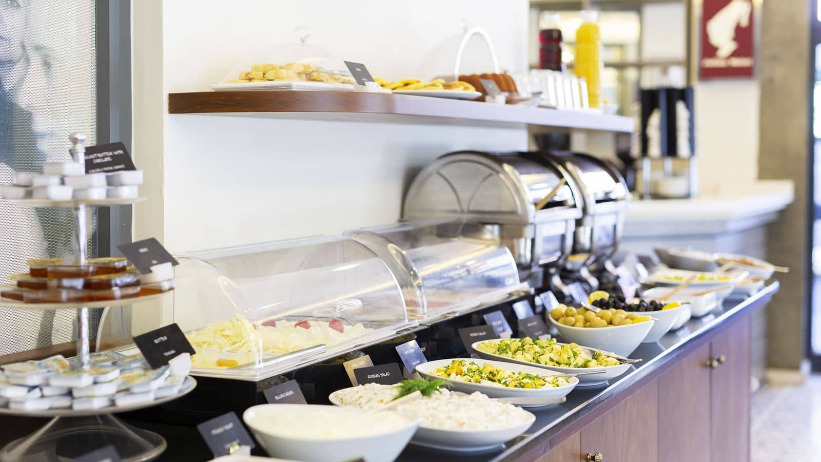 restaurants-breakfast-buffet
