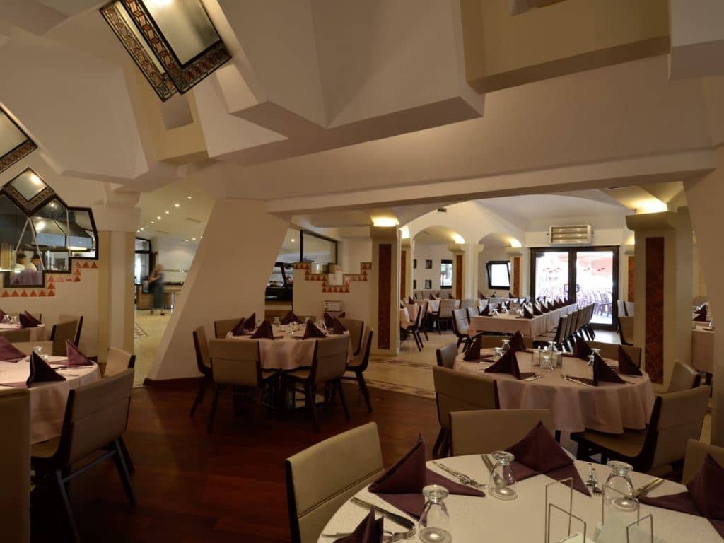 restaurants-restaurant