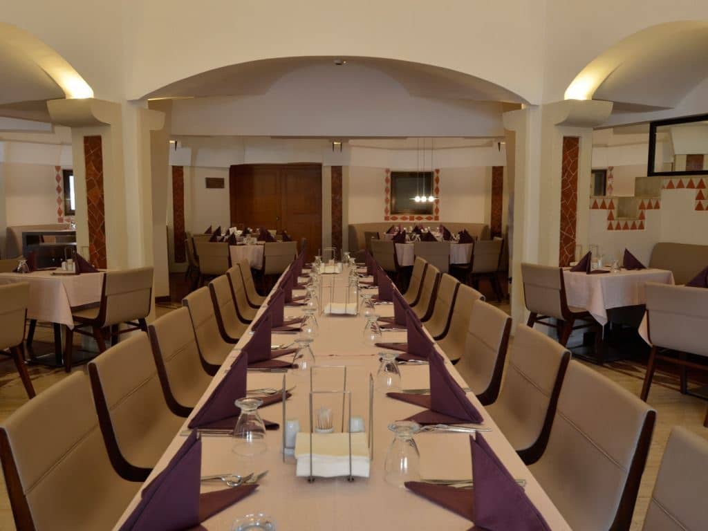restaurants-restaurant